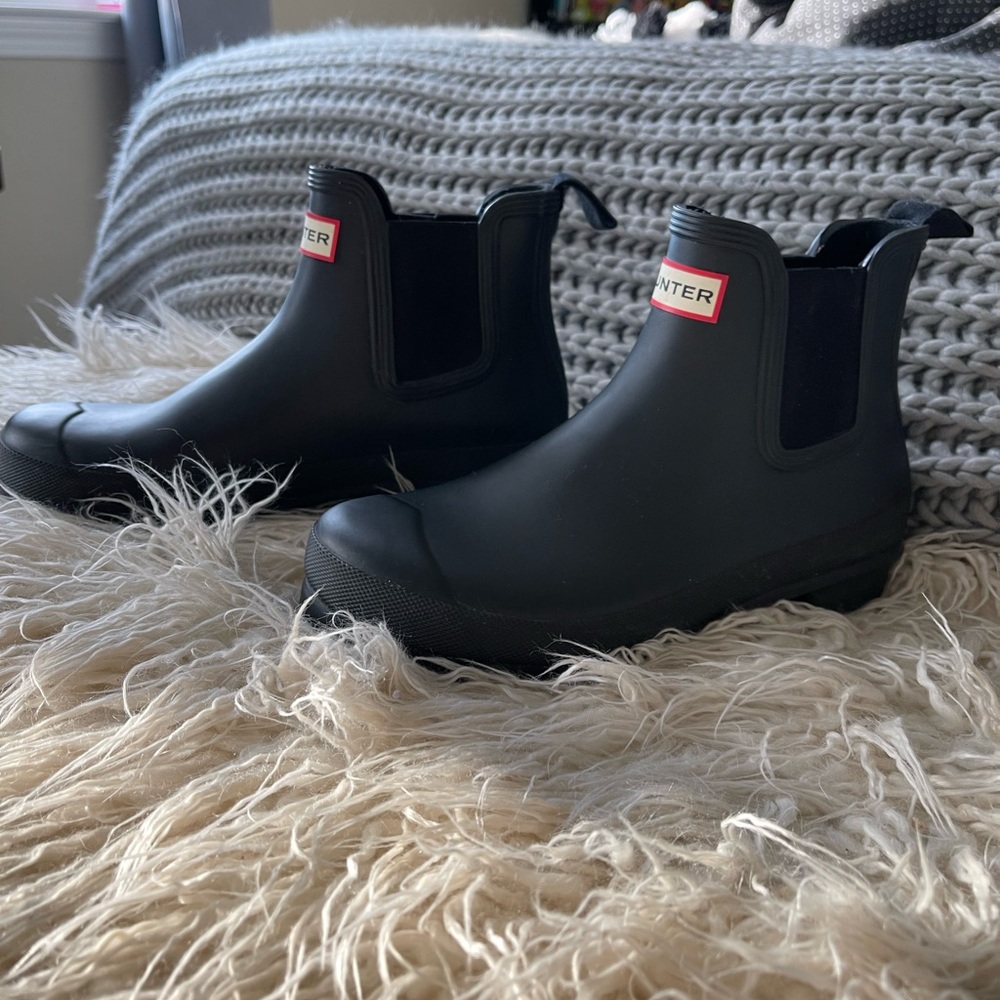 Size 8 Chelsea Hunter Boots
